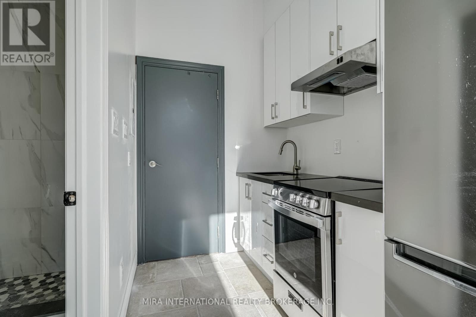 102 - 180 SHERBOURNE STREET — 1-bedroom House in 180   SHERBOURNE STREET , Toronto — photo 2