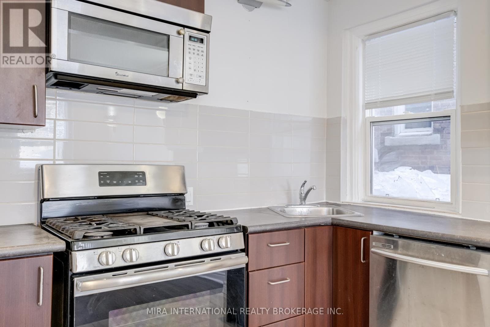 A4 - 98 LEUTY AVENUE — 1-bedroom House in 98   LEUTY AVENUE, Toronto — photo 7