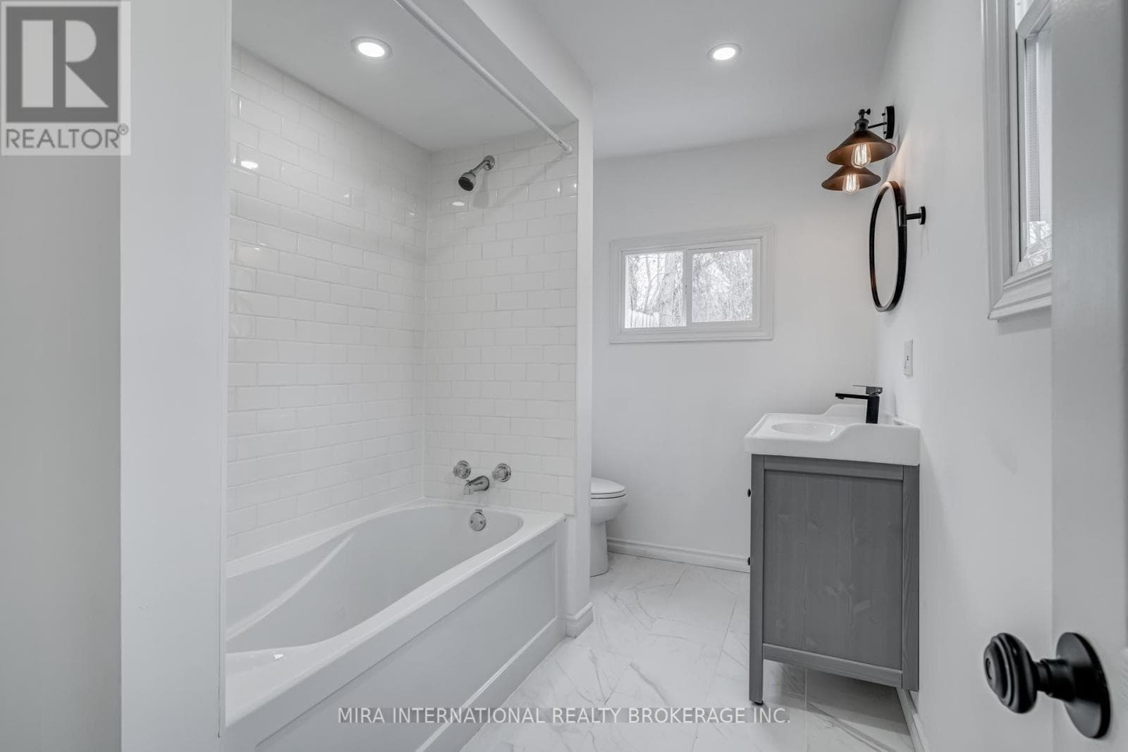 A - 83 SIMCOE STREET E — 3-bedroom House in A - 83  SIMCOE STREET , Hamilton  — photo 23