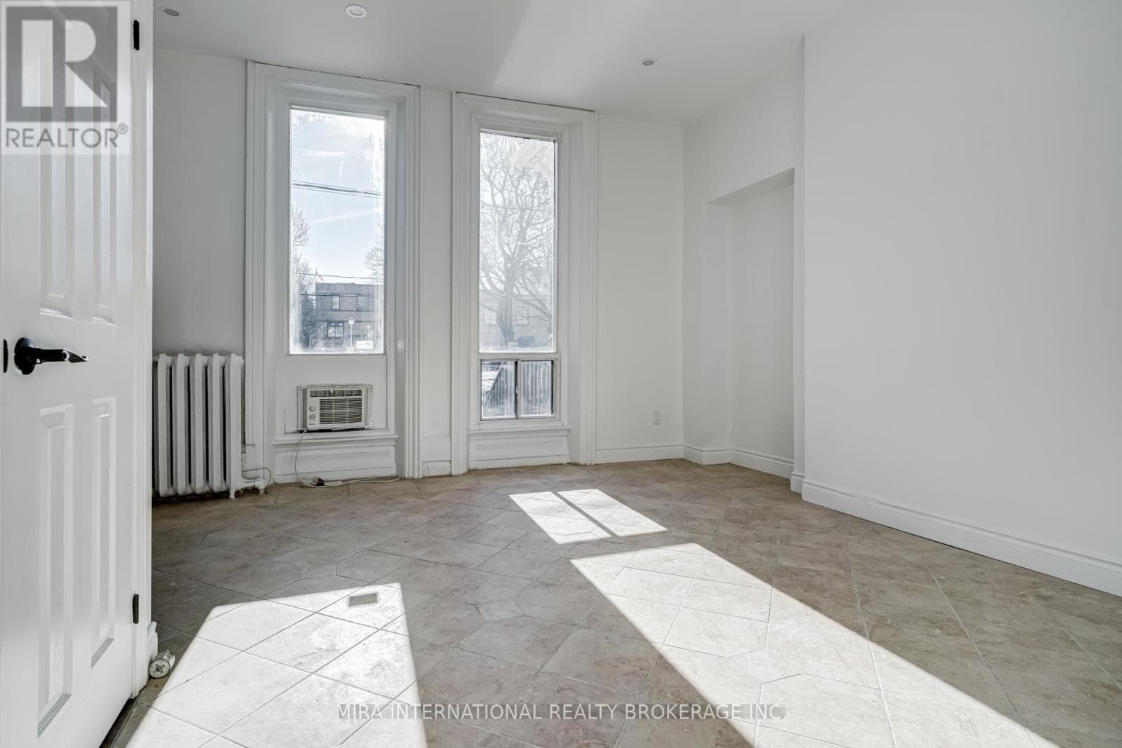 103 - 180 SHERBOURNE STREET — 1-bedroom Apartment in 180   SHERBOURNE STREET , Toronto — photo 2