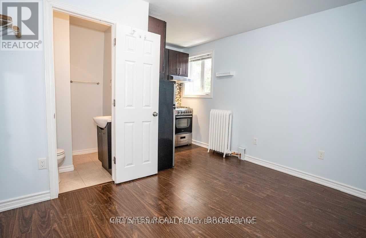 205 - 70 MELBOURNE AVENUE — 1-bedroom House in 70  MELBOURNE AVENUE, Toronto — photo 2