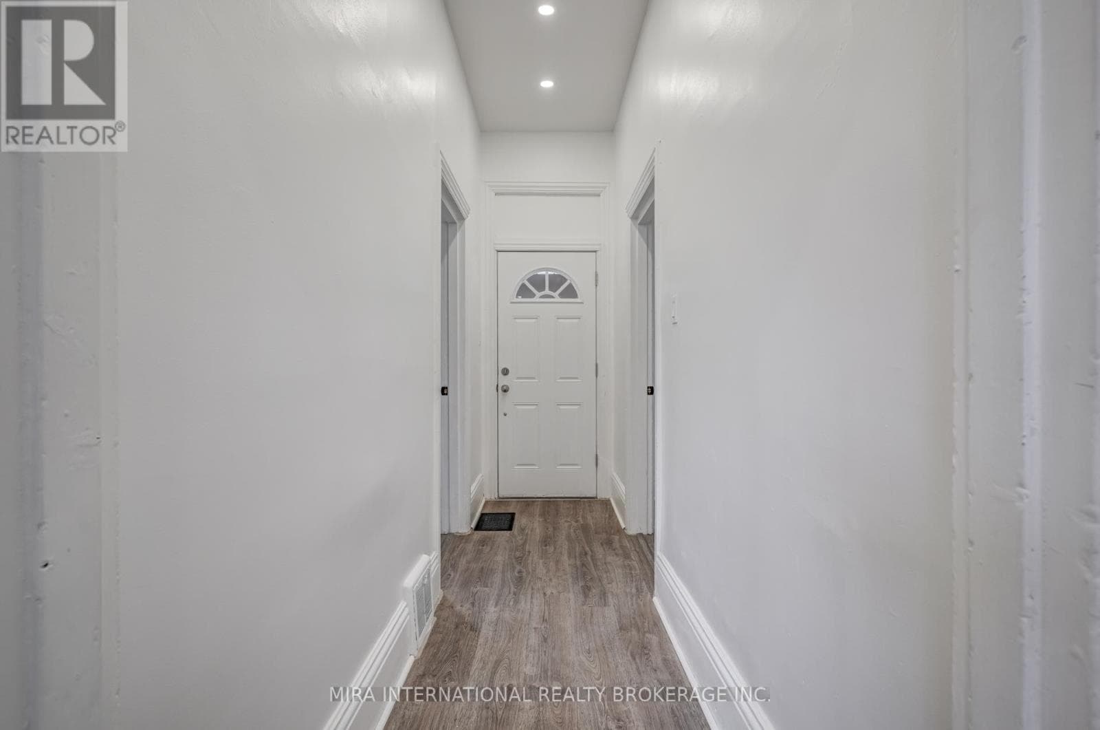 A - 83 SIMCOE STREET E — 3-bedroom House in A - 83  SIMCOE STREET , Hamilton  — photo 3