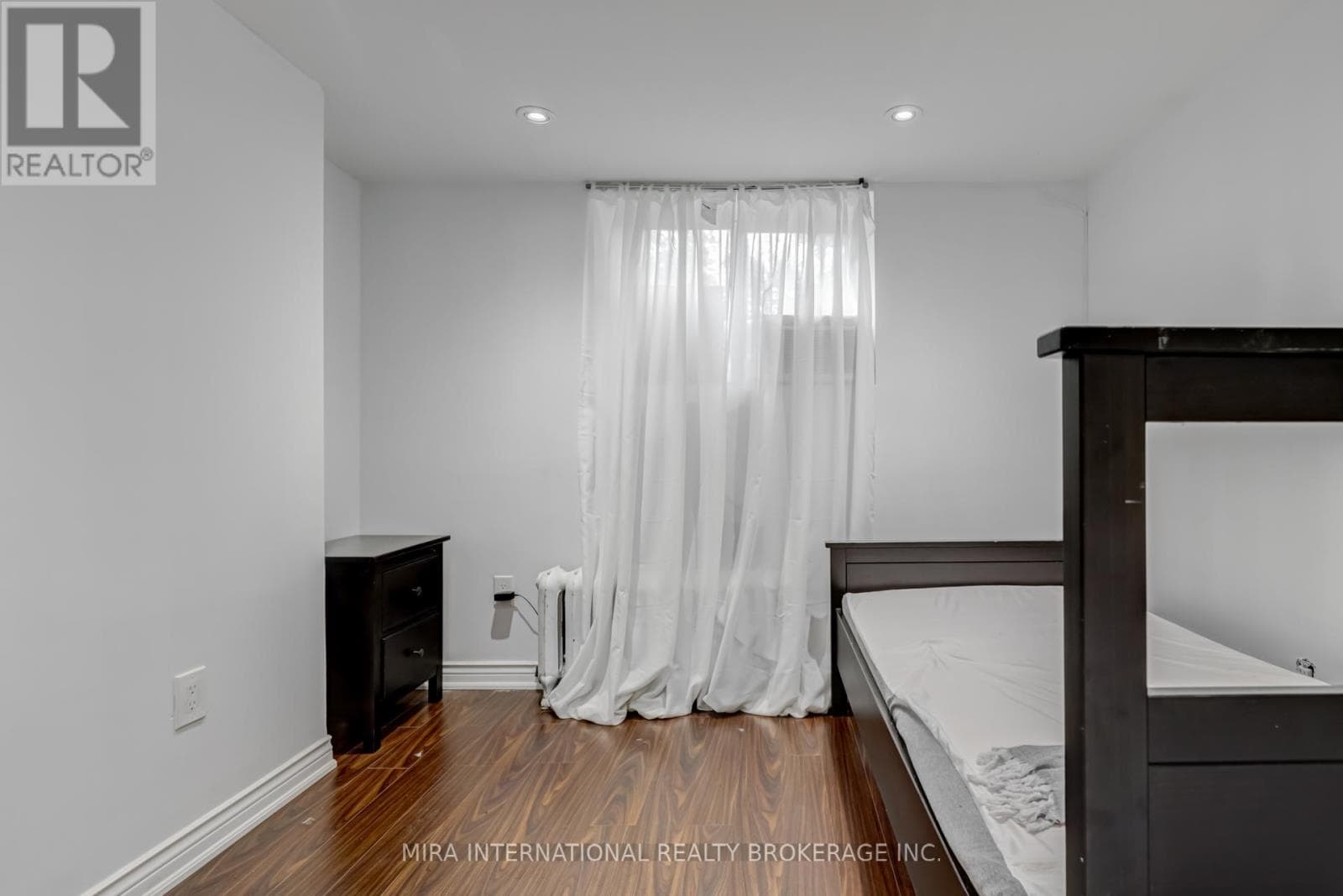 B3 - 11 LAXTON AVENUE — 1-bedroom House in 11  LAXTON AVENUE , Toronto — photo 8