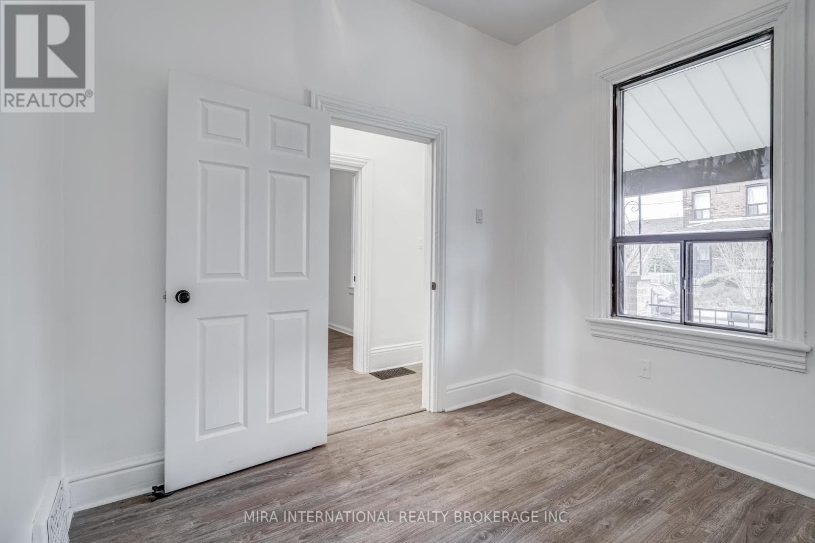 A - 83 SIMCOE STREET E — 3-bedroom House in A - 83  SIMCOE STREET , Hamilton  — photo 6