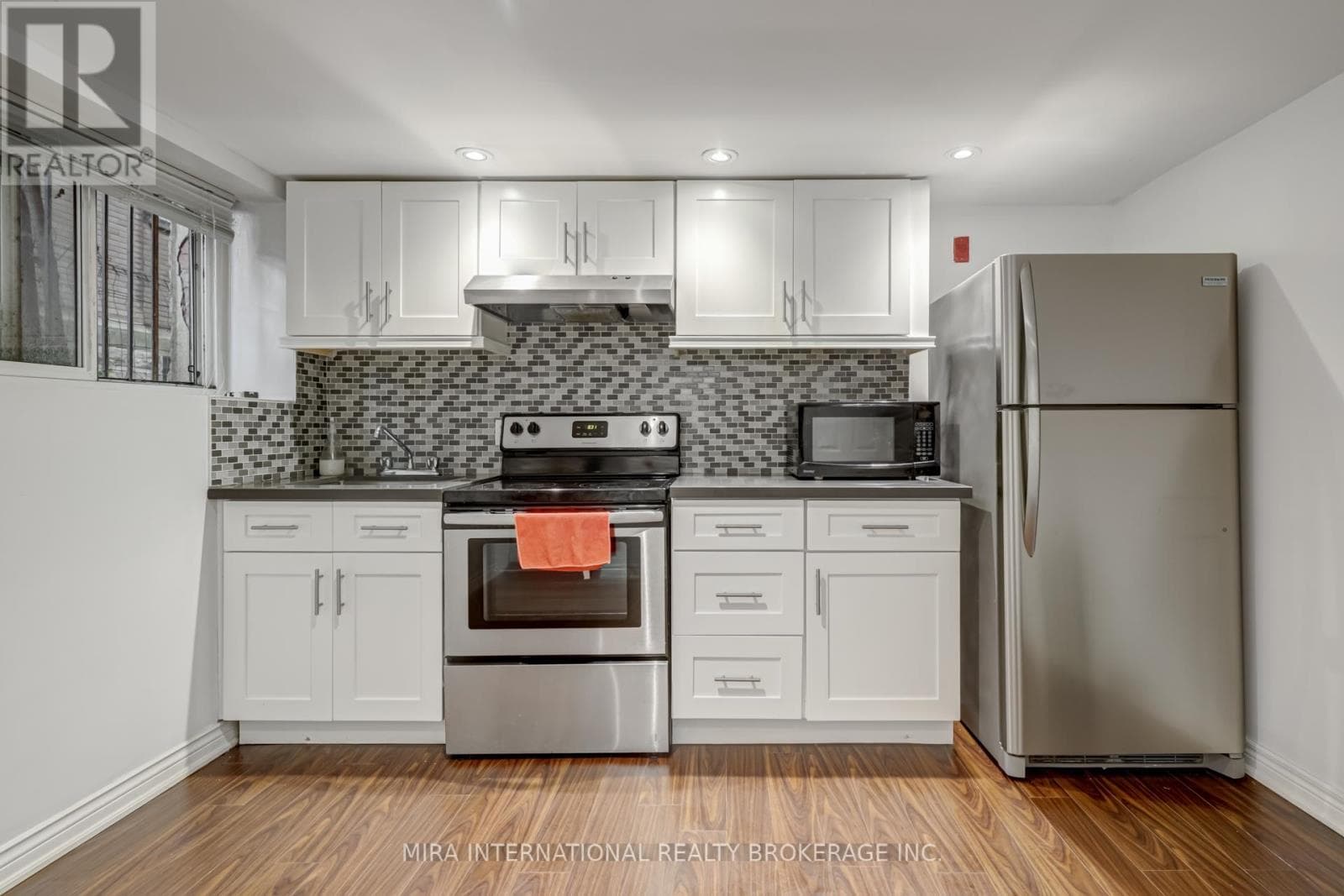 B3 - 11 LAXTON AVENUE — 1-bedroom House in 11  LAXTON AVENUE , Toronto — photo 7