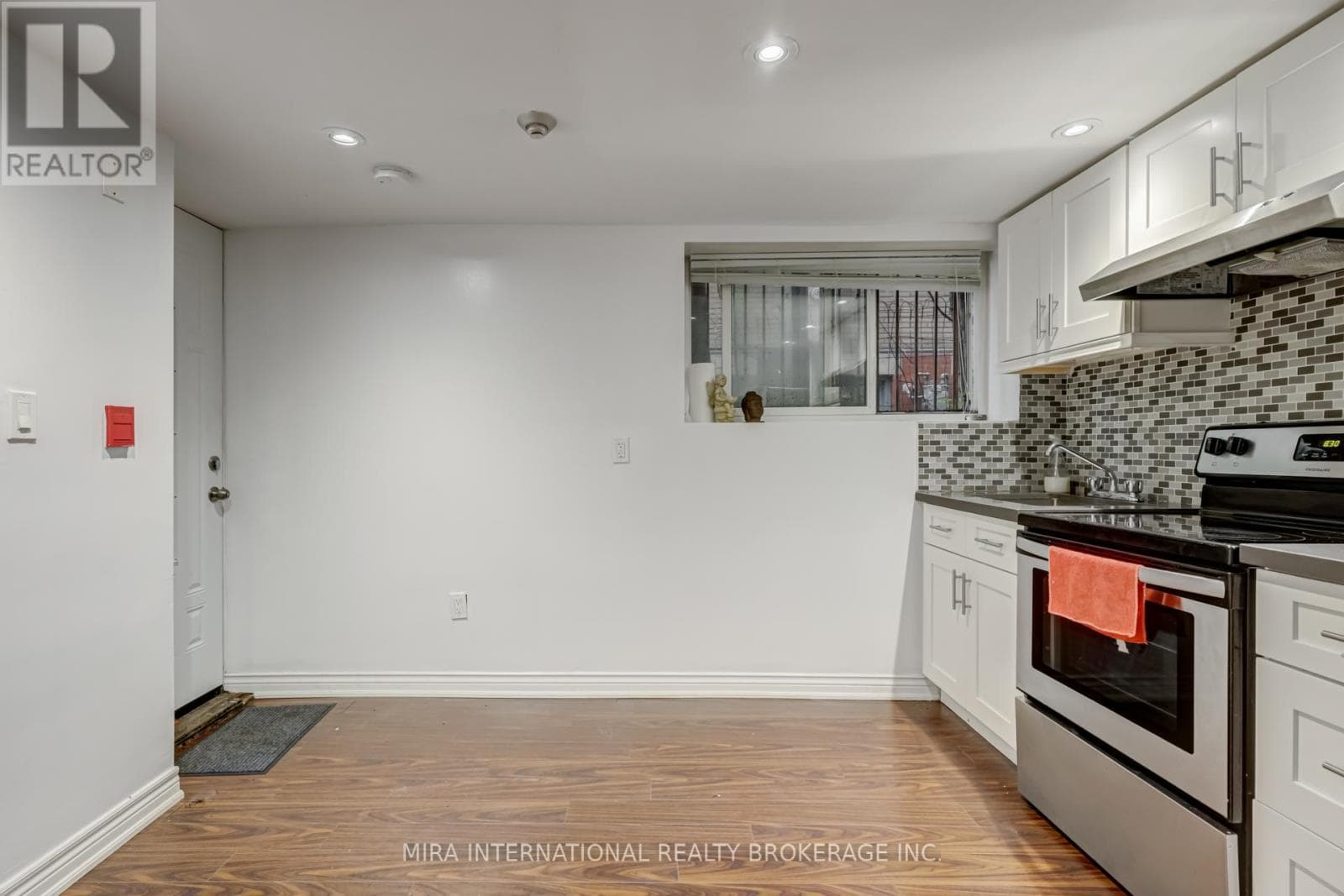 B3 - 11 LAXTON AVENUE — 1-bedroom House in 11  LAXTON AVENUE , Toronto — photo 6