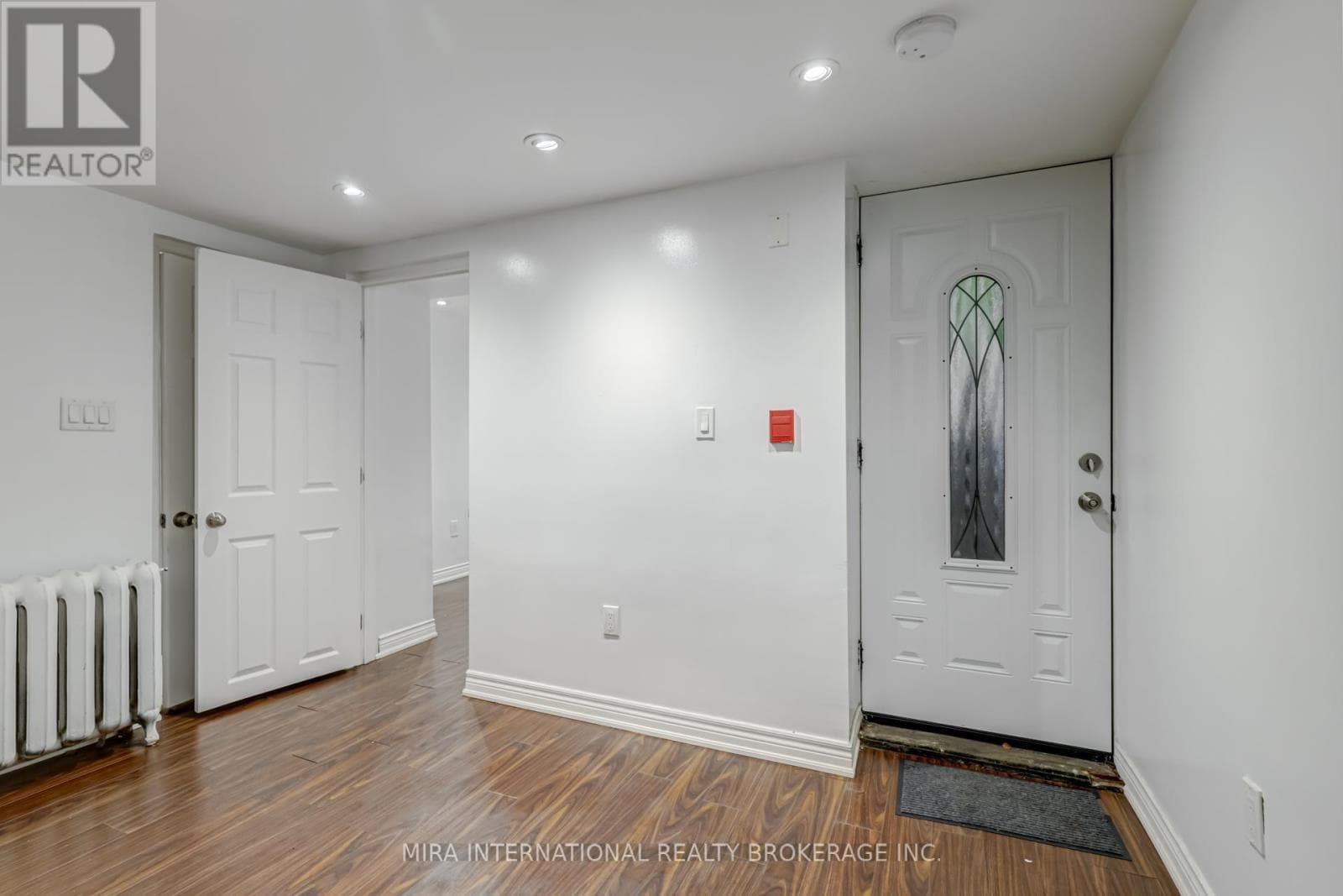 B3 - 11 LAXTON AVENUE — 1-bedroom House in 11  LAXTON AVENUE , Toronto — photo 3