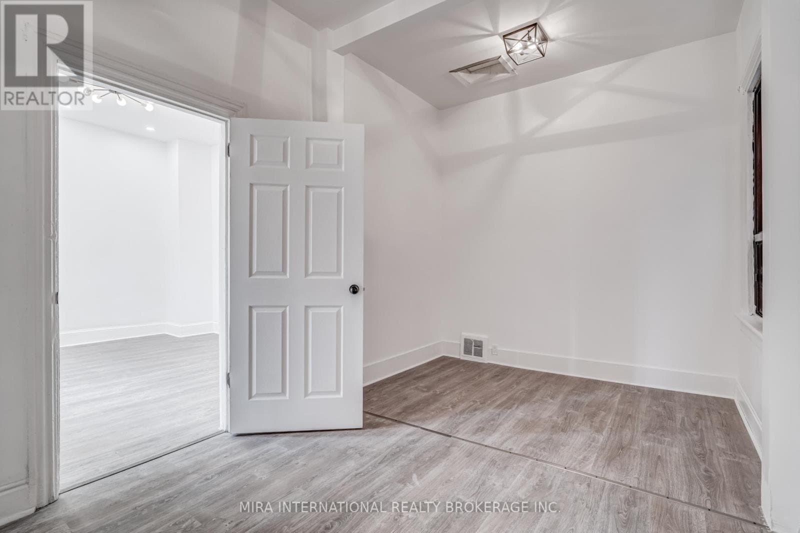 A - 83 SIMCOE STREET E — 3-bedroom House in A - 83  SIMCOE STREET , Hamilton  — photo 12