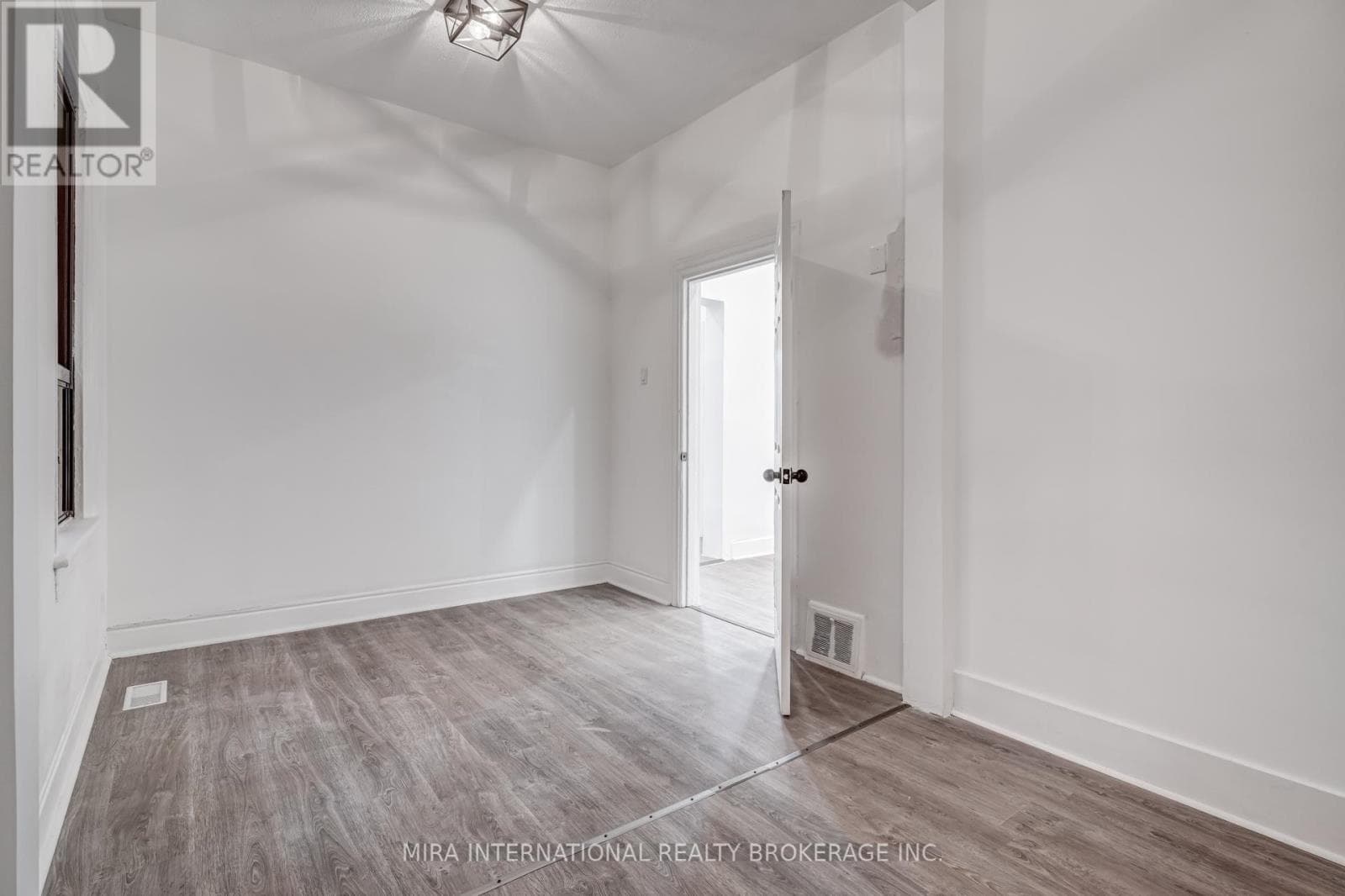A - 83 SIMCOE STREET E — 3-bedroom House in A - 83  SIMCOE STREET , Hamilton  — photo 14