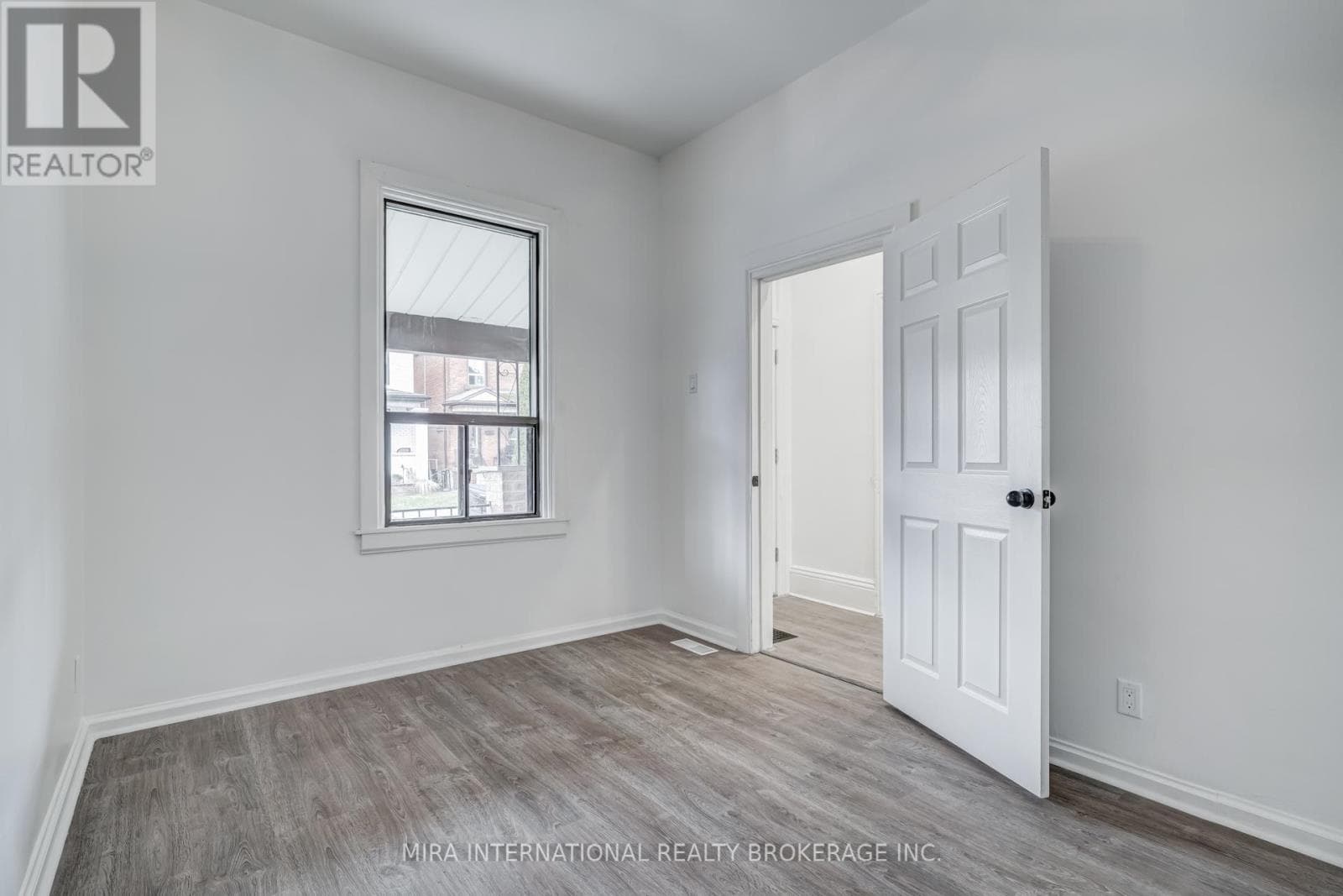 A - 83 SIMCOE STREET E — 3-bedroom House in A - 83  SIMCOE STREET , Hamilton  — photo 8