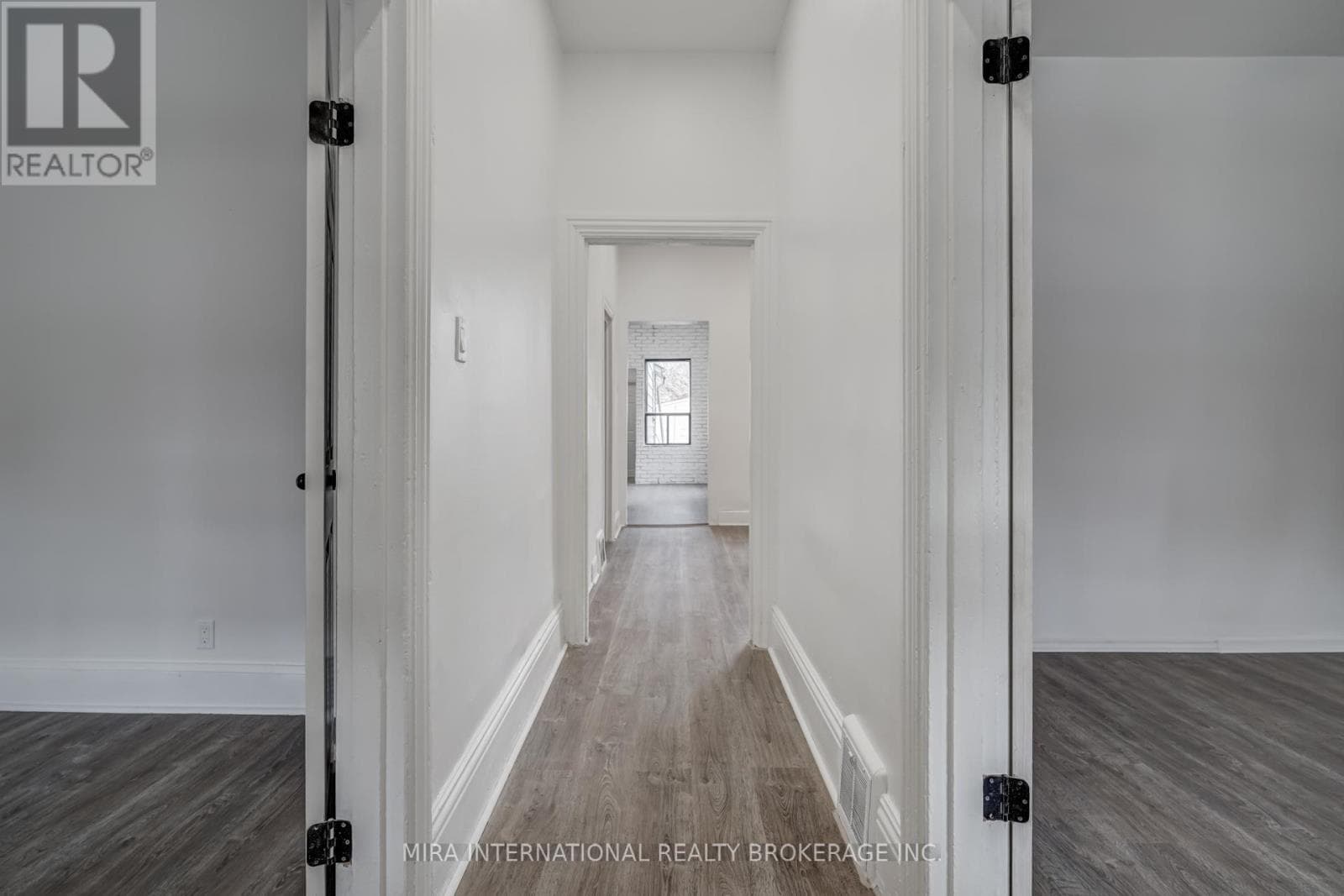 A - 83 SIMCOE STREET E — 3-bedroom House in A - 83  SIMCOE STREET , Hamilton  — photo 4