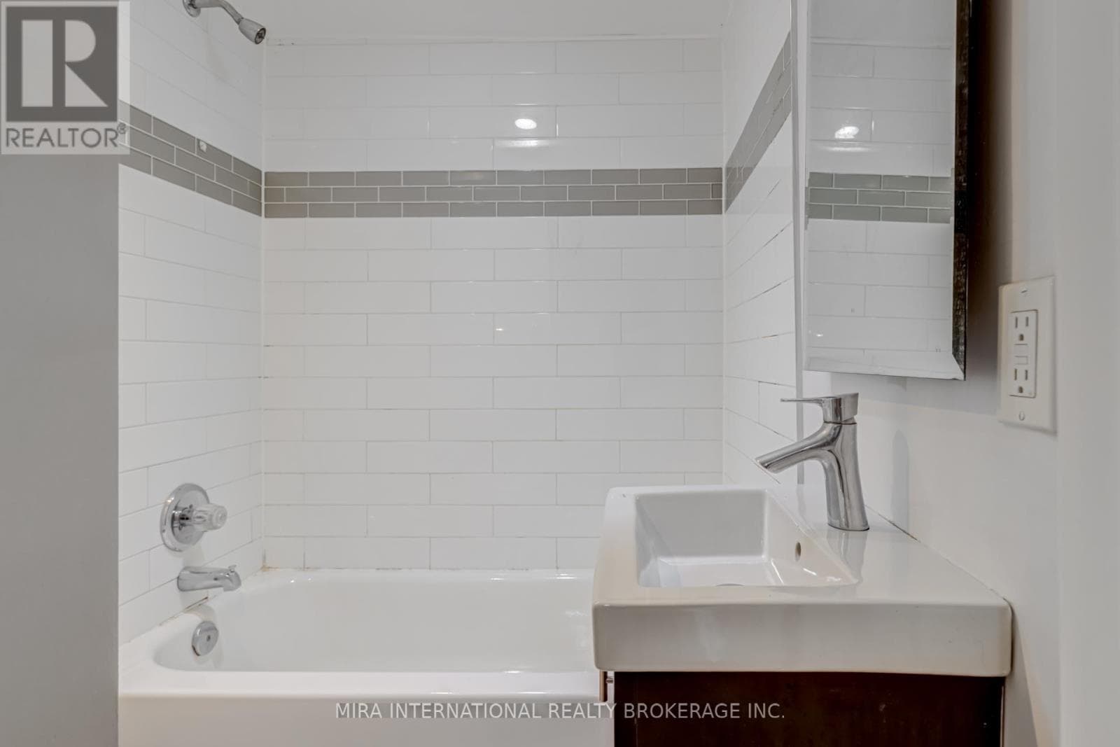 B3 - 11 LAXTON AVENUE — 1-bedroom House in 11  LAXTON AVENUE , Toronto — photo 9
