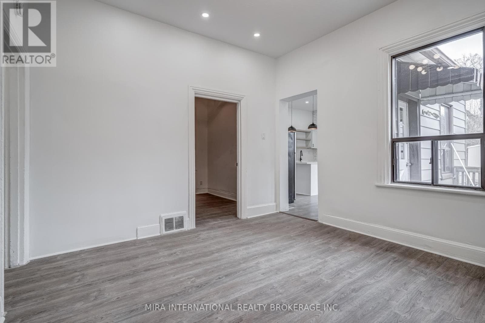 A - 83 SIMCOE STREET E — 3-bedroom House in A - 83  SIMCOE STREET , Hamilton  — photo 11