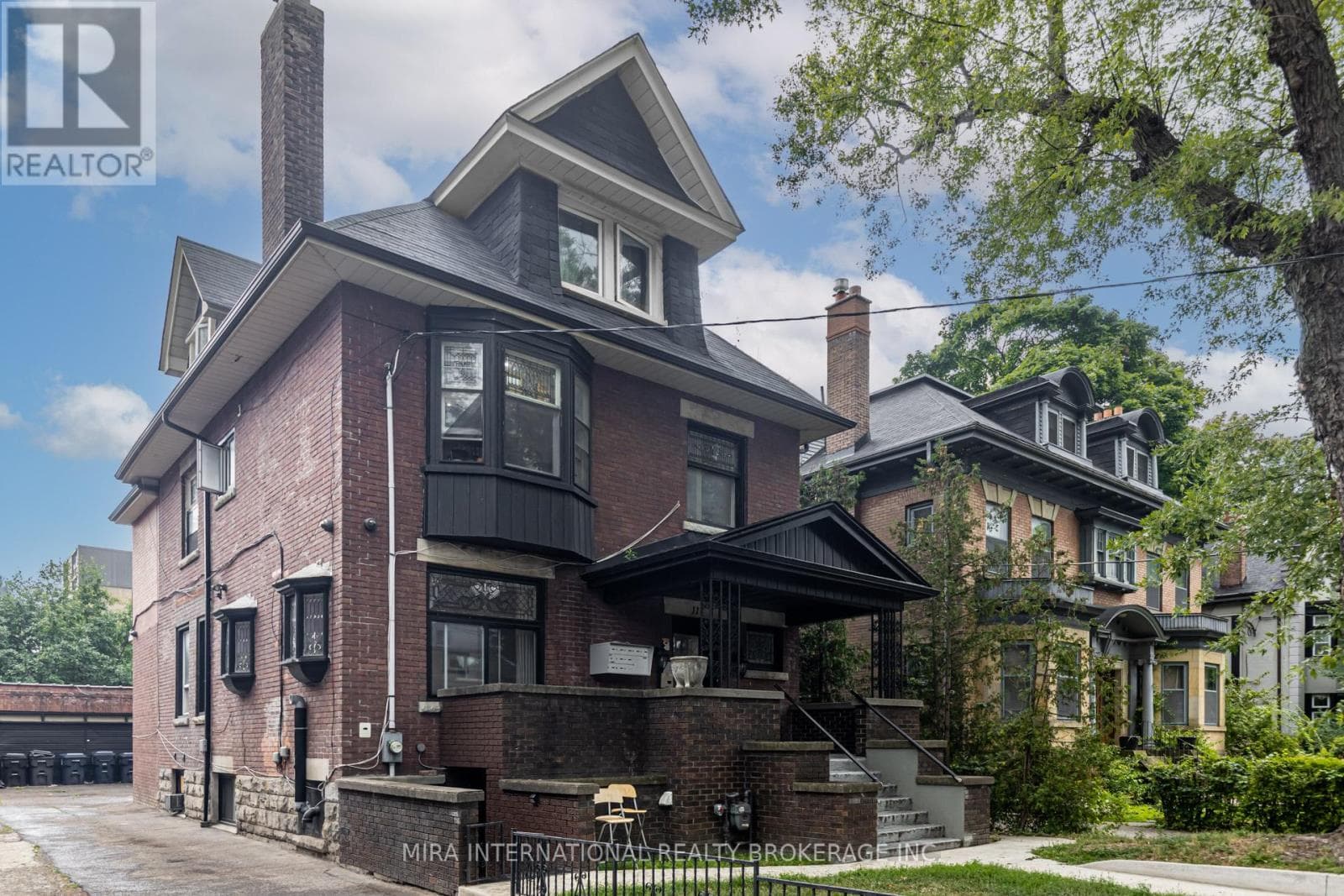 B3 - 11 LAXTON AVENUE — 1-bedroom House in 11  LAXTON AVENUE , Toronto