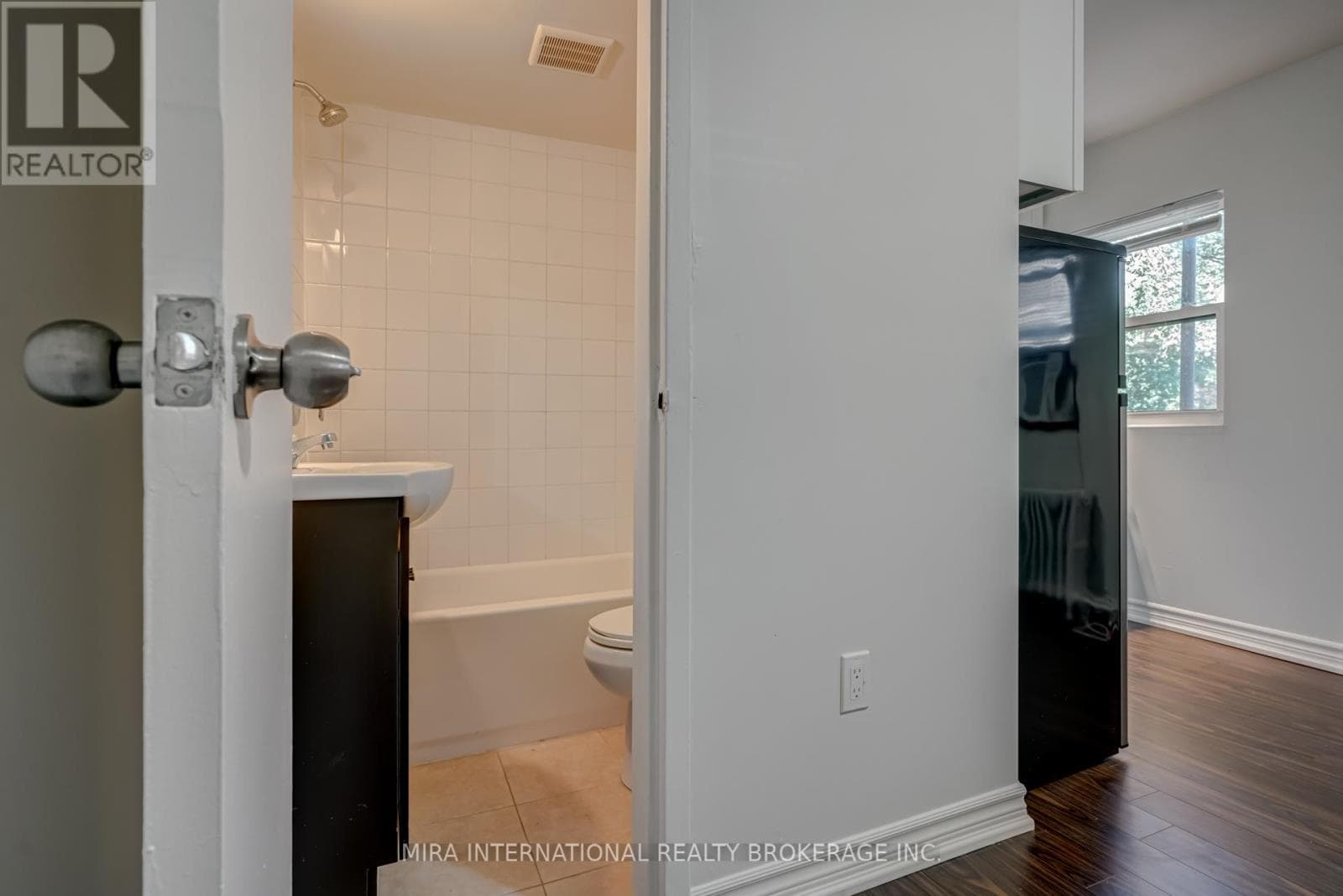 105 - 70 MELBOURNE AVENUE — 1-bedroom House in 70   MELBOURNE AVENUE , Toronto — photo 11